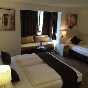 3* Hotel Lloyed